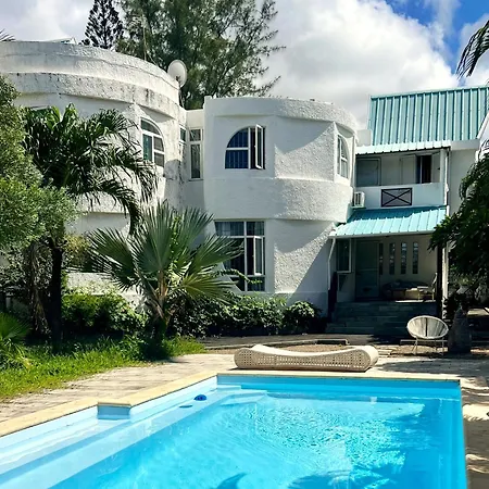 Lakaz Bigorno - Villa 200M From Blue Bay Beach Exterior photo